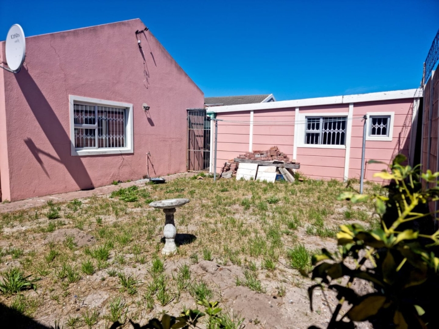 4 Bedroom Property for Sale in Turf Hall Estate Western Cape